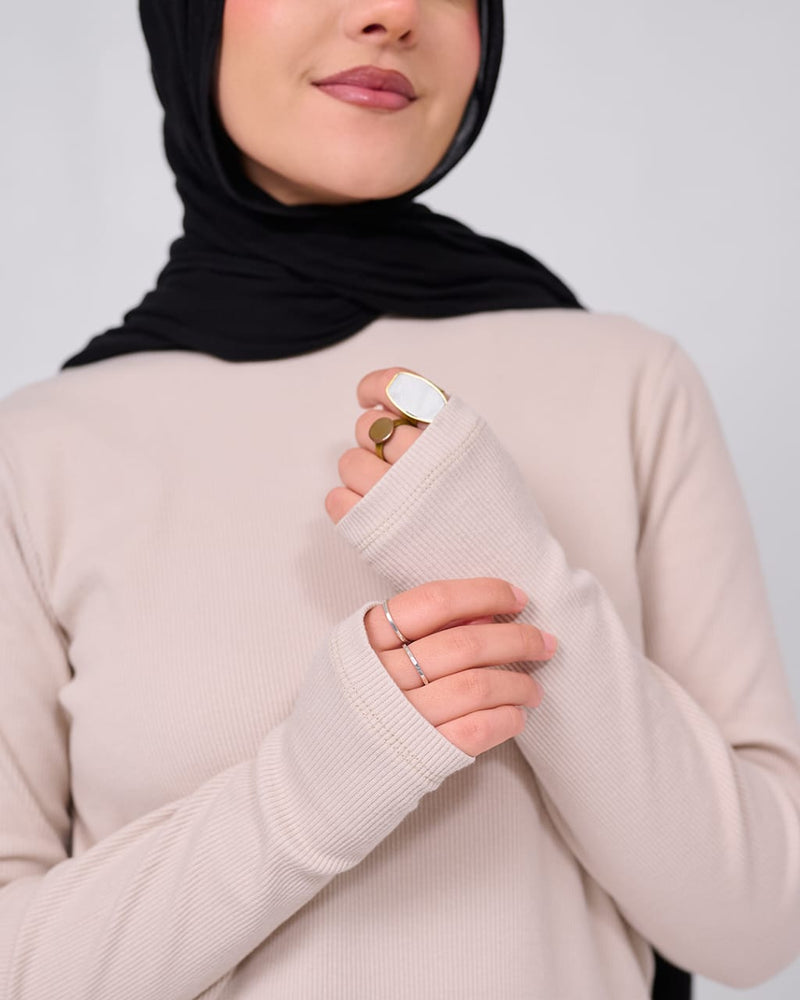 Finger Hole Basic Top